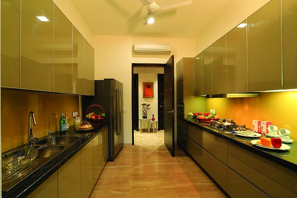 Fitted kitchen with modular cabinets in the sample flat